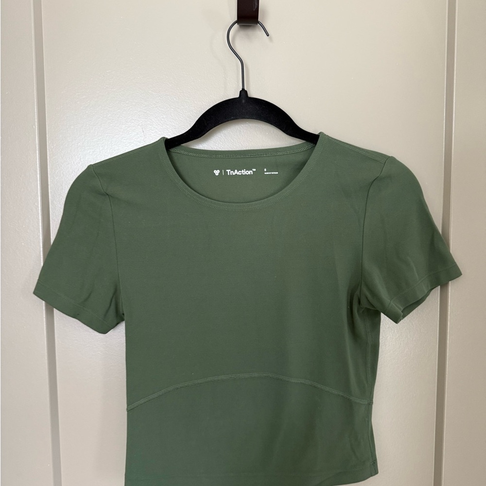 TNA Green Fitted Crop Athletic Shirt